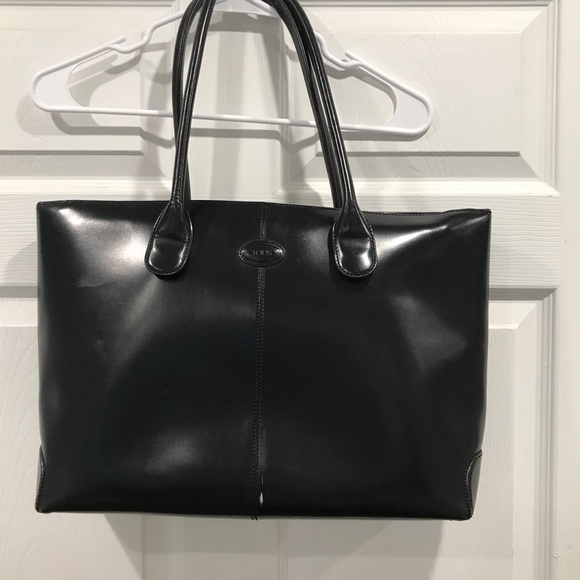 Tod’s Iconic Lady Di Black Tote - Picture 2 of 16